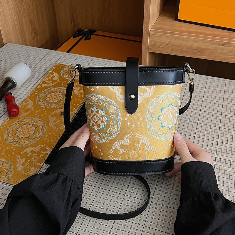 DIY Knitted Bag - Pink Vintage - Leatherwork Patterns 评论和价格