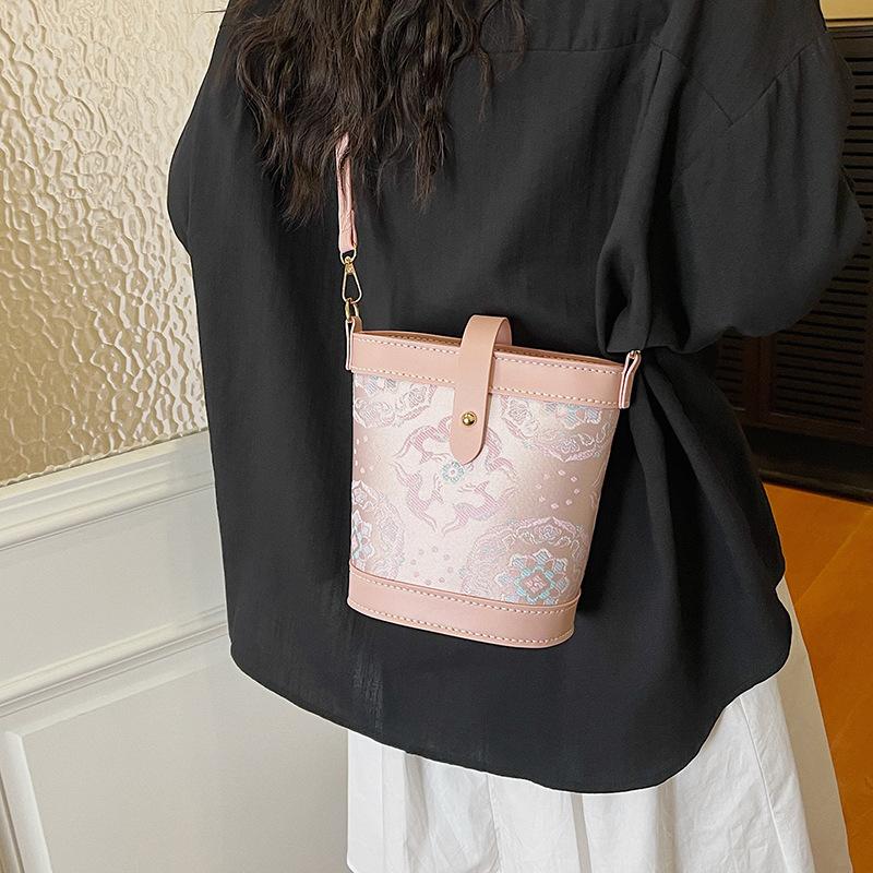 DIY Knitted Bag - Pink Vintage - Leatherwork Patterns 评论和价格
