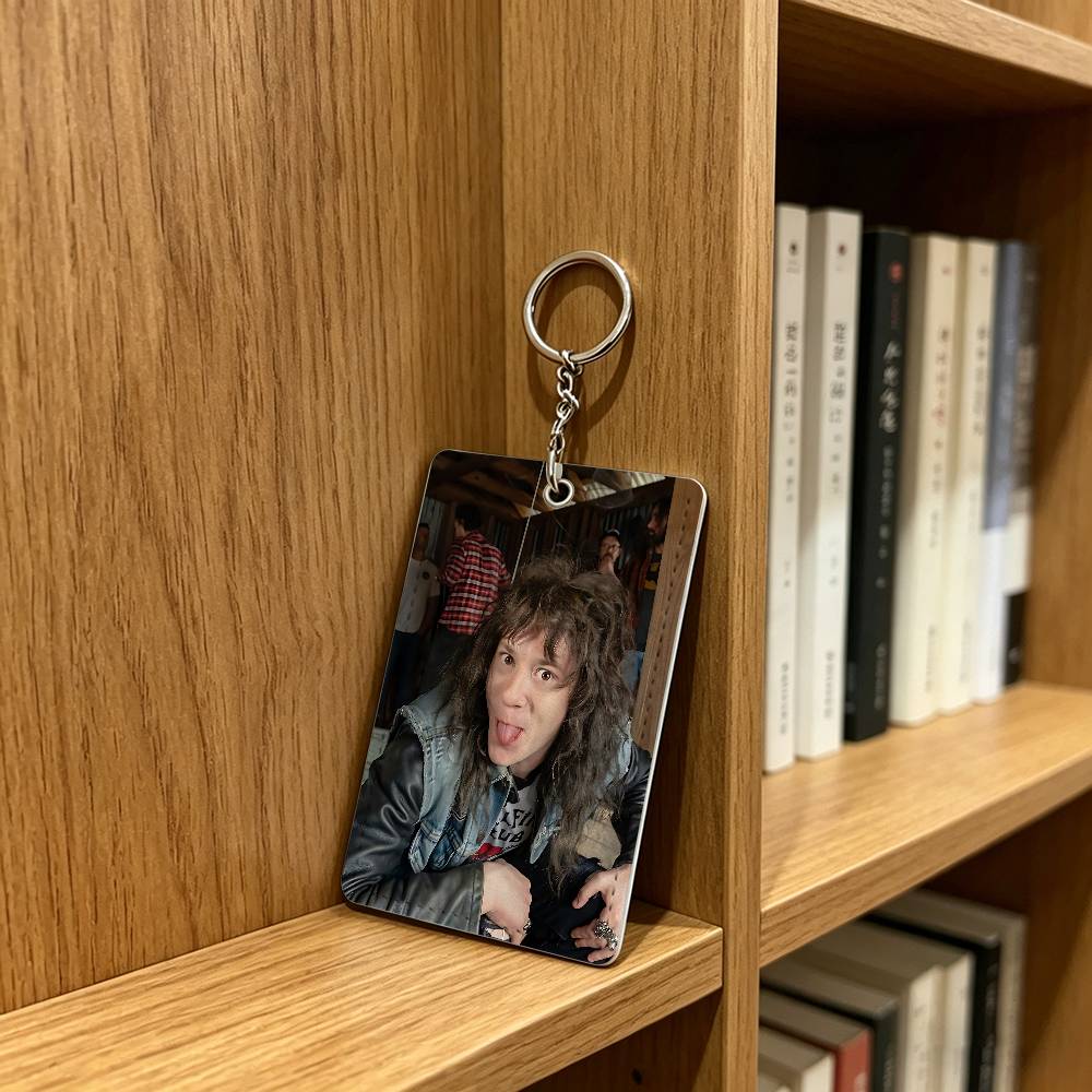 actor J-Joseph Quinn Cat Badge - Leather Works 评论和价格