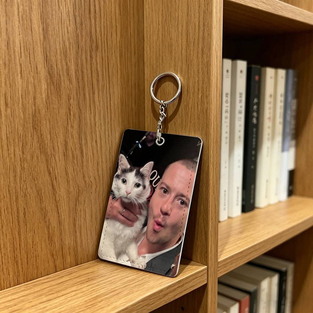 actor J-Joseph Quinn Cat Badge - Leather Works 评论和价格