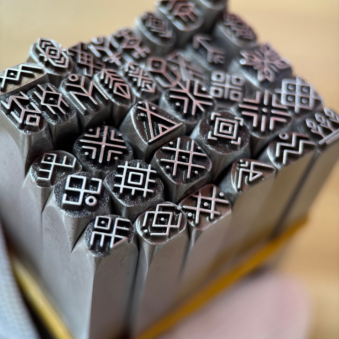 NO.19-NO.35 Vintage Symbol Log - Leatherwork Patterns 评论和价格